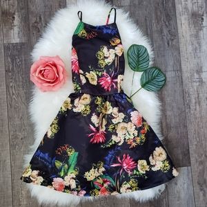 🖤🌹🌿Black Floral Dress